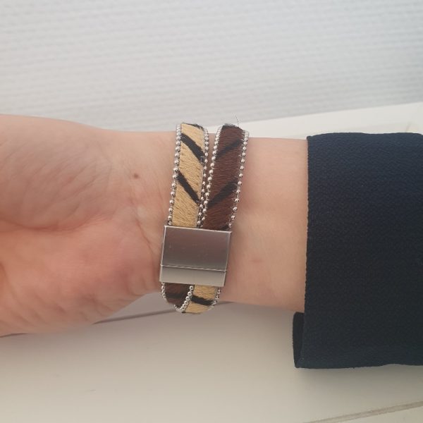 Dubbele leren armband met zebraprint donkerbruin/beige