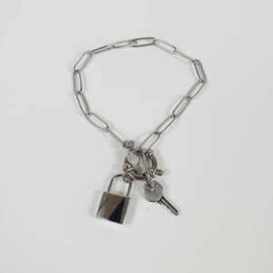 Zilverkleurige schakelarmband met slotje en sleuteltje